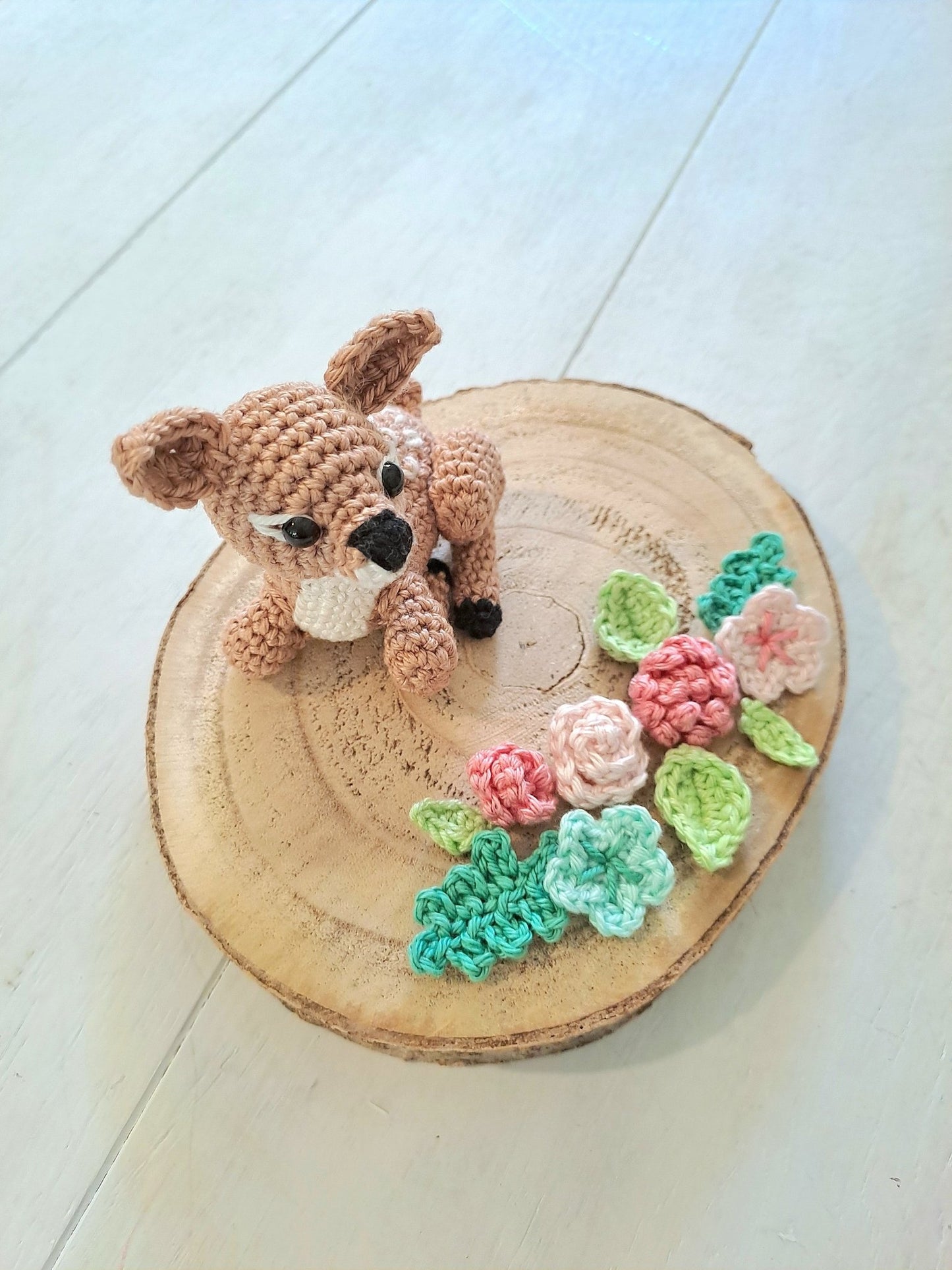 Baby deer with flowers nursery decoration - Crochet on a tree