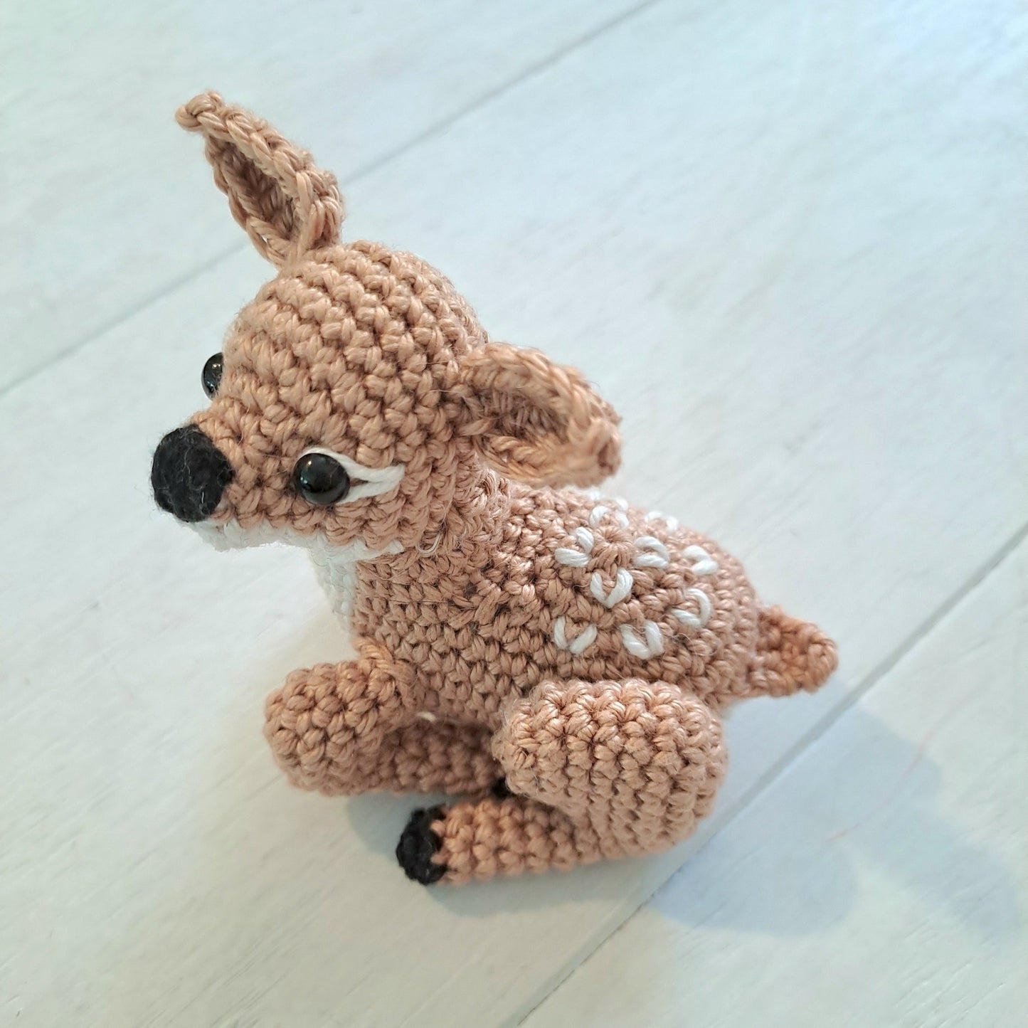 Baby deer with flowers nursery decoration - Crochet on a tree