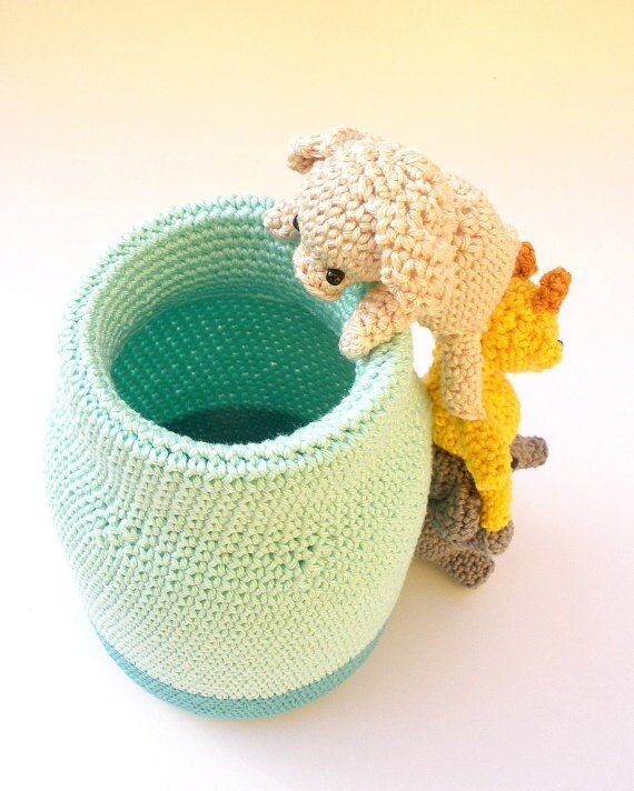 Crochet animals pencil holder - Crochet on a tree