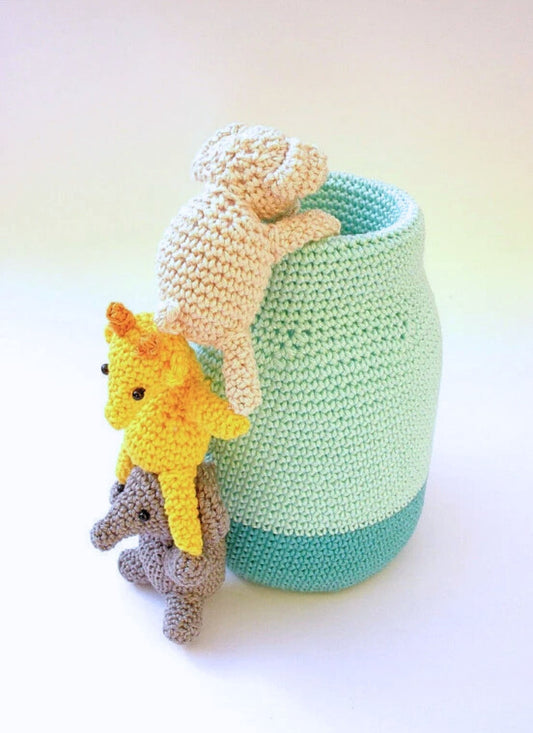 Crochet animals pencil holder - Crochet on a tree