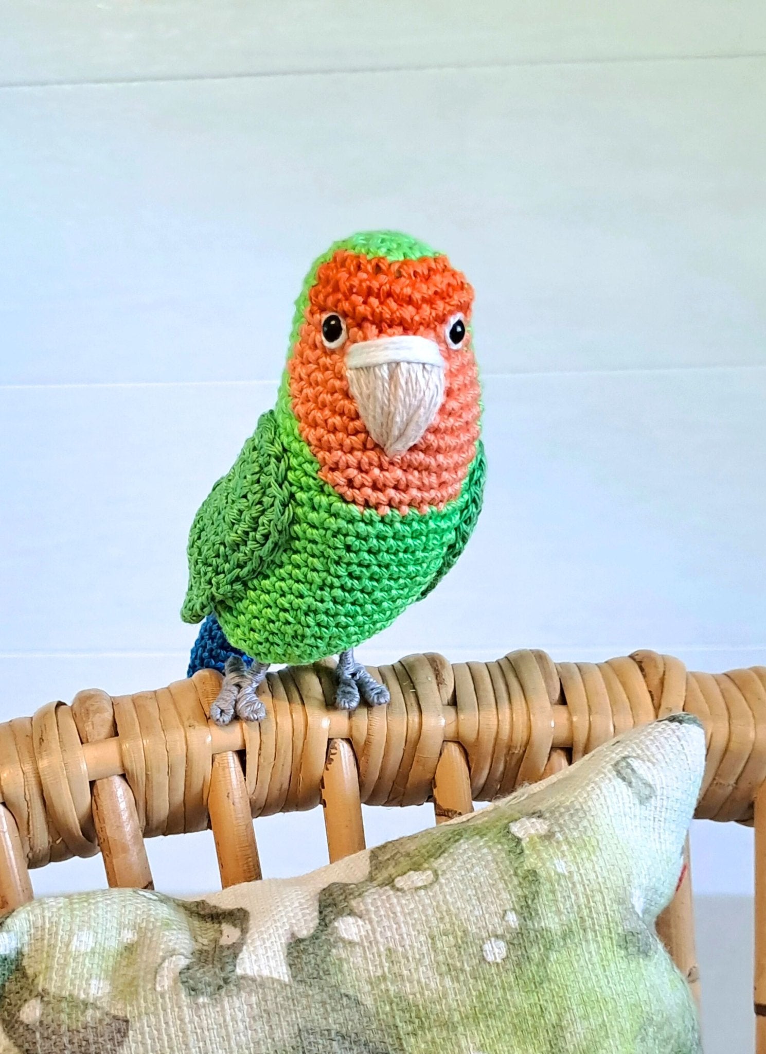 Crochet Peach - faced lovebird plush toy - Crochet on a tree