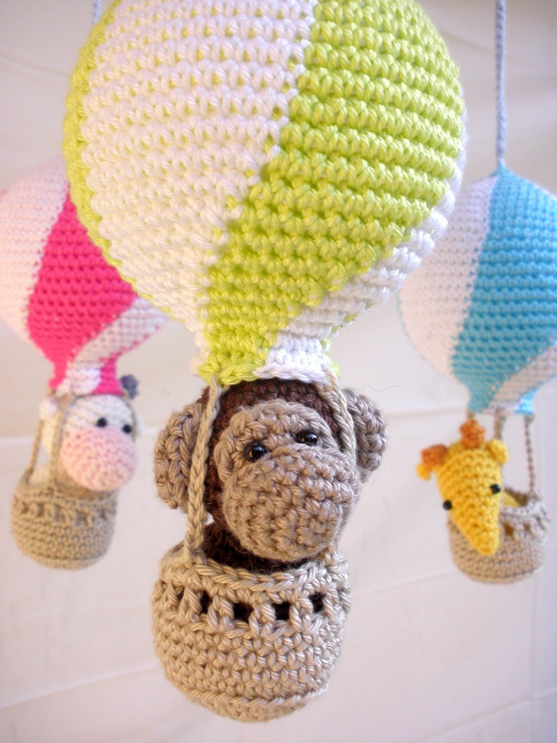 Hot air balloon baby mobile - Crochet on a tree