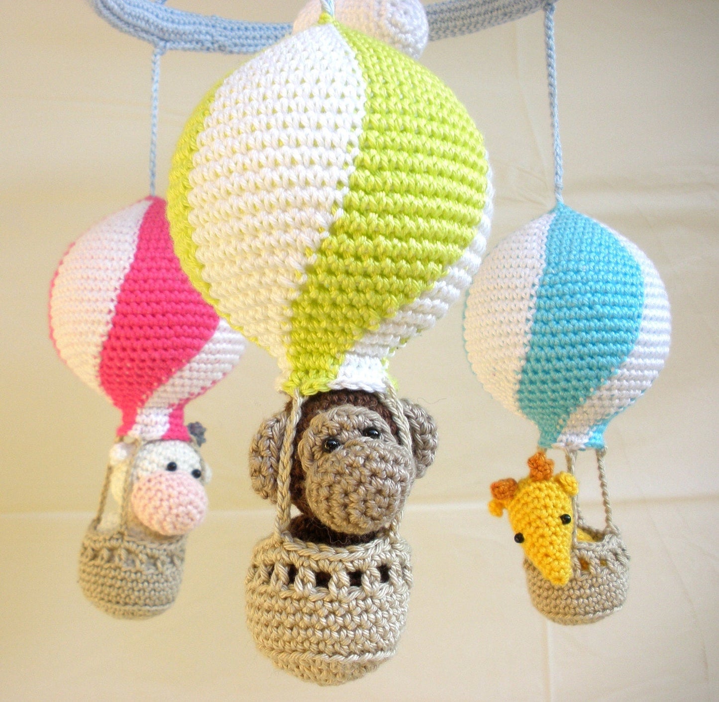 Hot air balloon baby mobile - Crochet on a tree