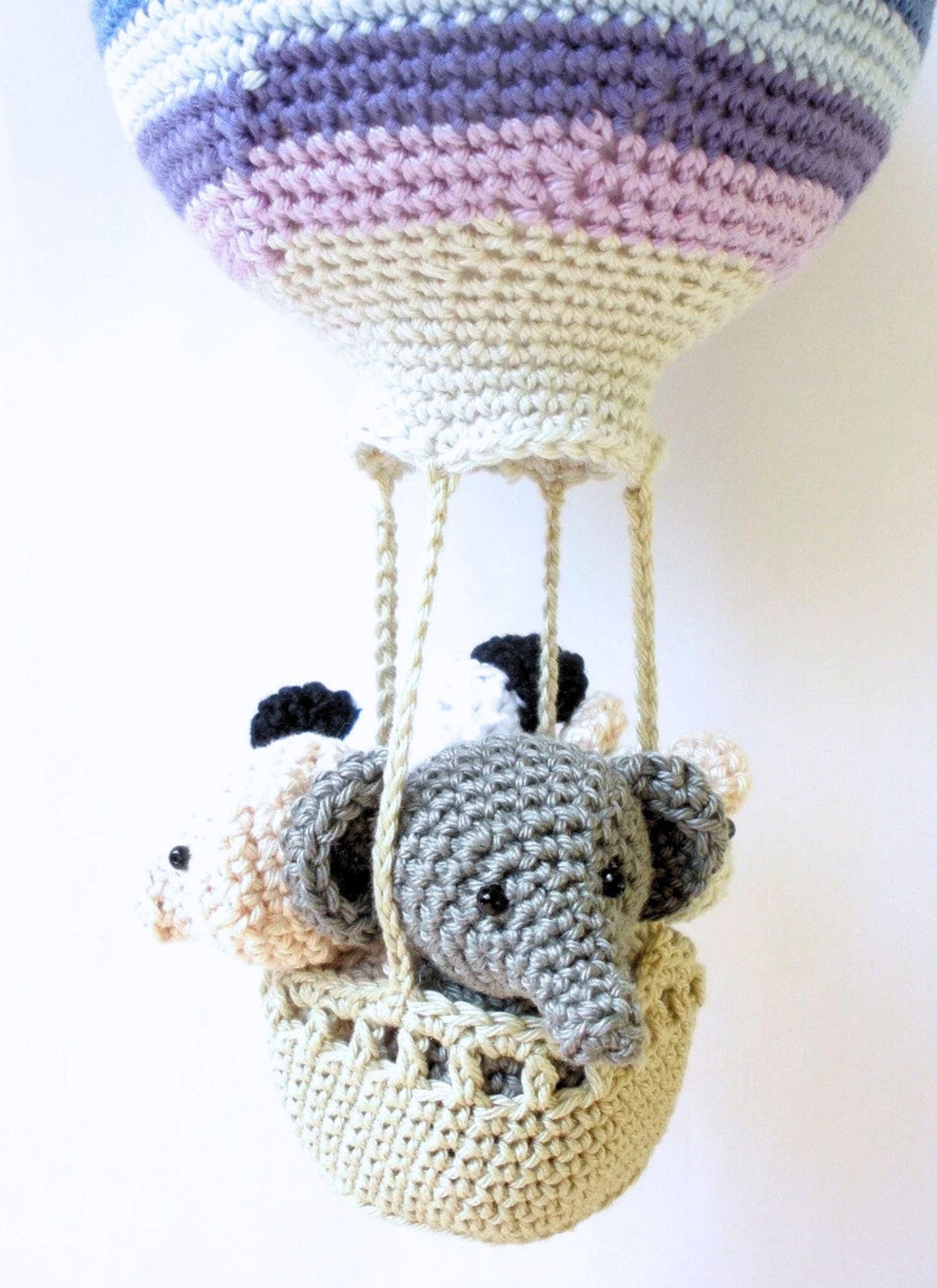 Hot air balloon decoration with crochet animals - Crochet on a tree