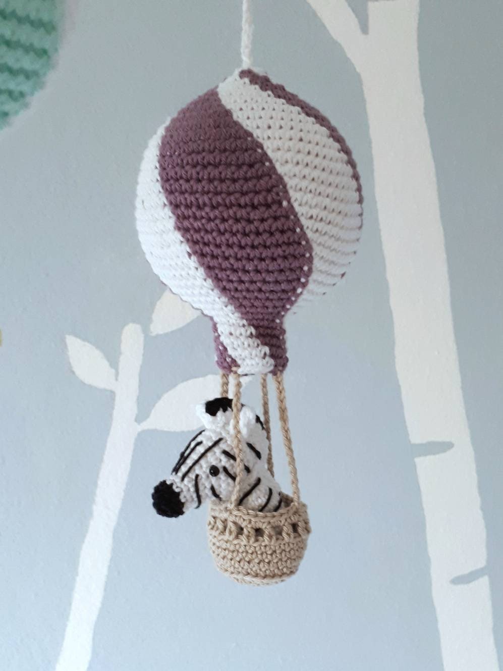 Hot air balloon mobile with crochet animals - Crochet on a tree