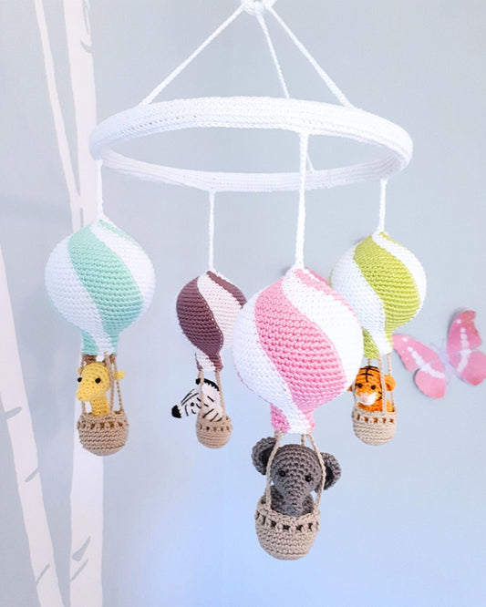 Hot air balloon mobile with crochet animals - Crochet on a tree