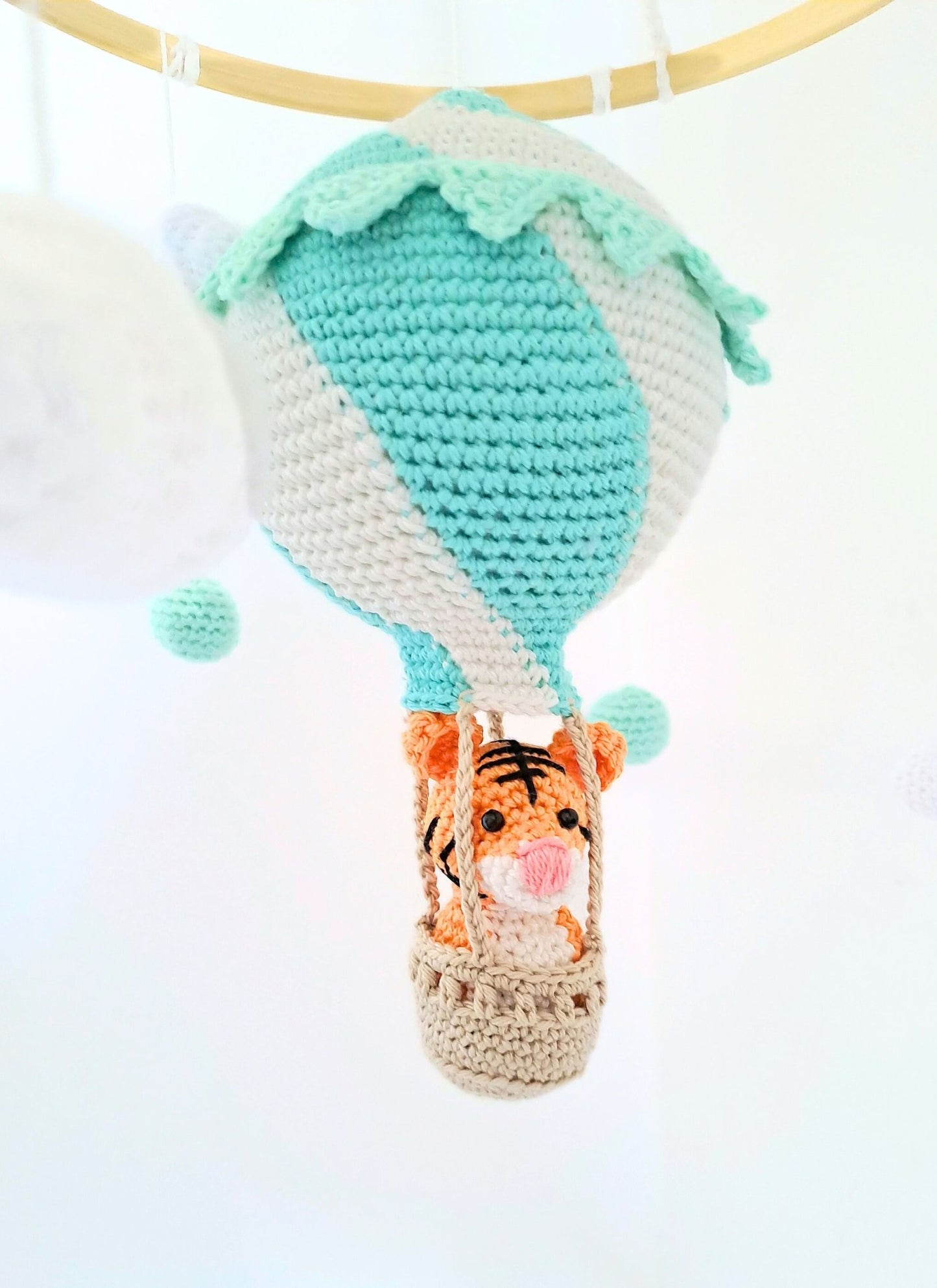 Hot air balloon with tiger baby mobile crochet pattern - Crochet on a tree