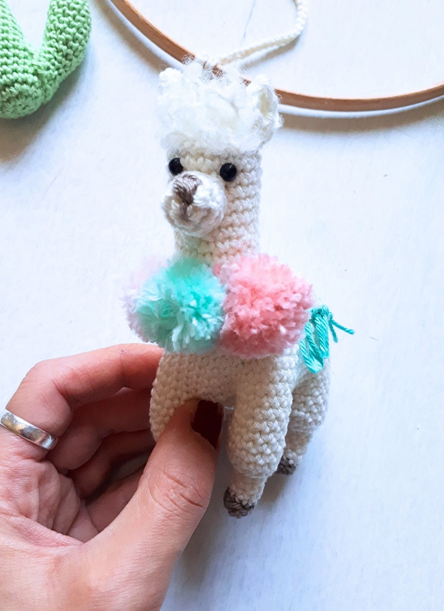 Lemmy the Llama crochet pattern - Crochet on a tree