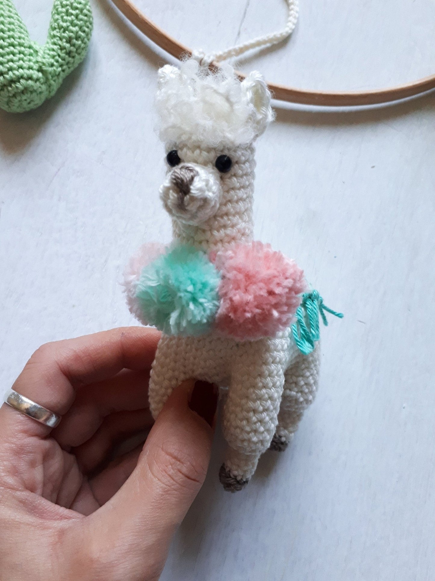 Lemmy the Llama crochet pattern - Crochet on a tree