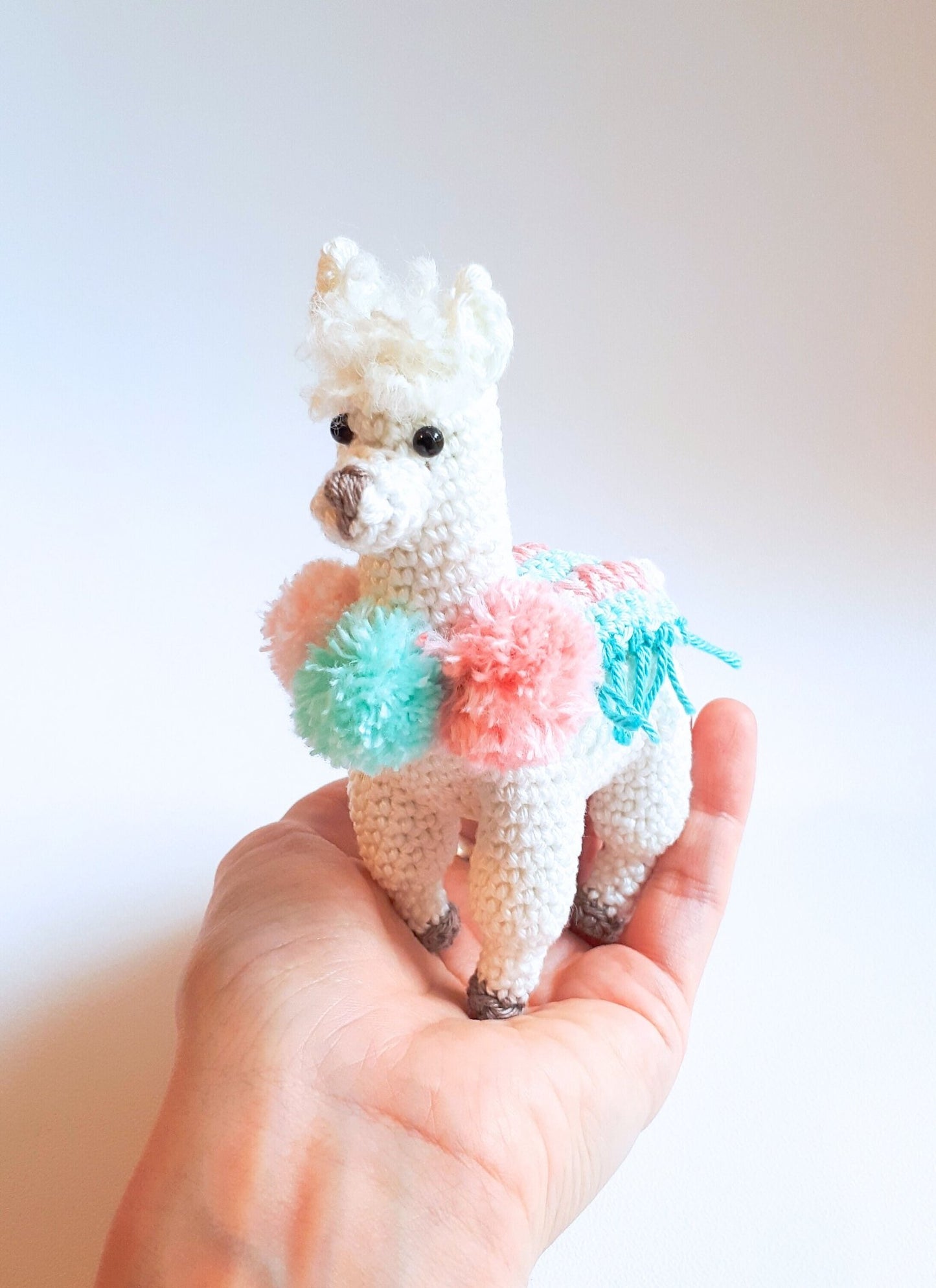 Lemmy the Llama crochet pattern - Crochet on a tree