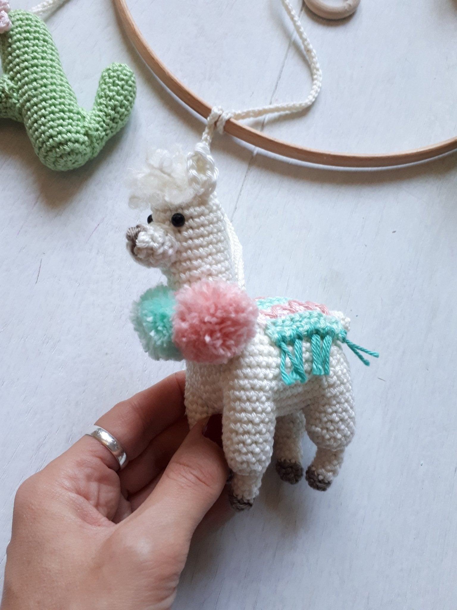 Lemmy the Llama crochet pattern - Crochet on a tree