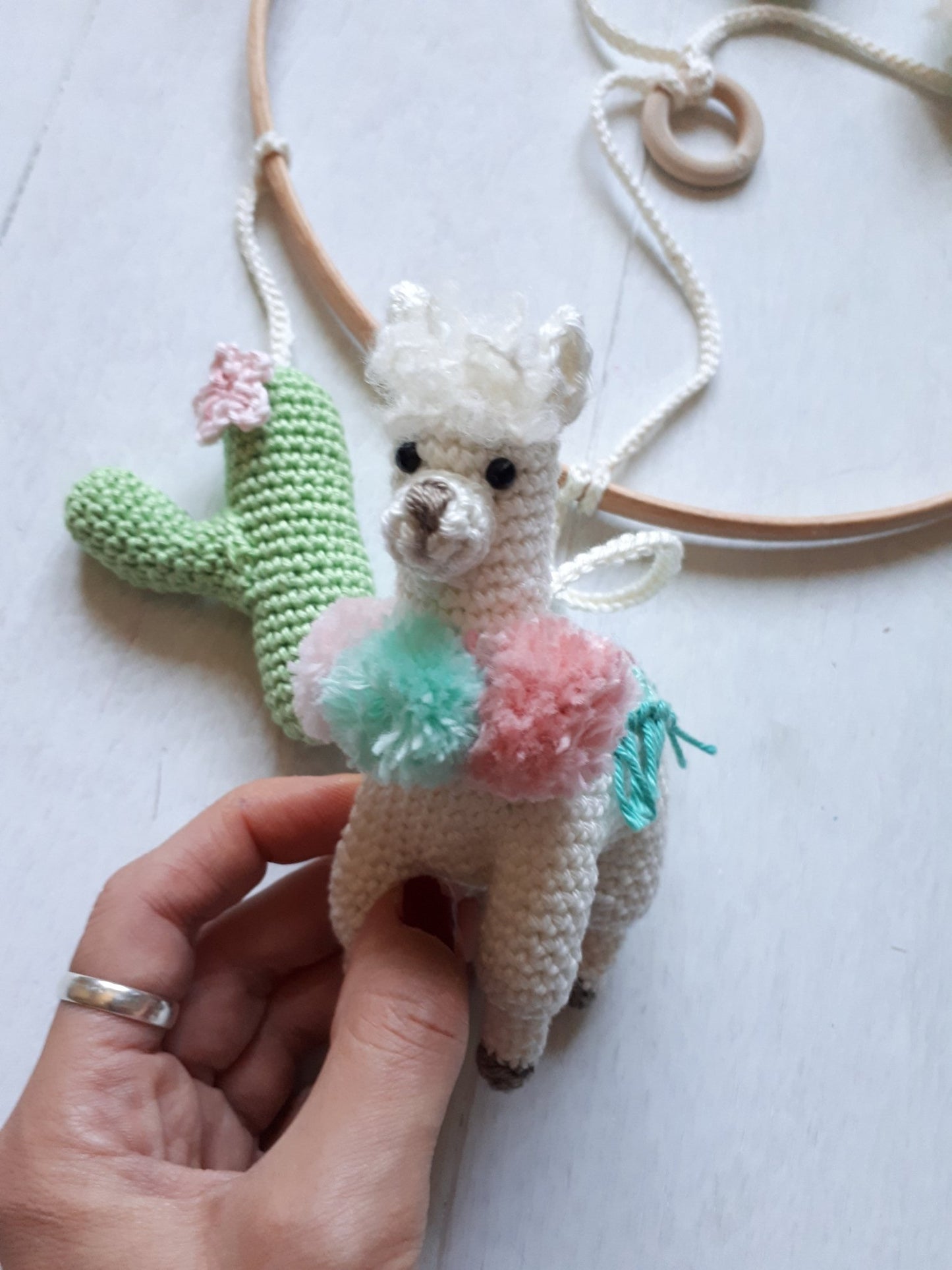 Llama and cactus baby mobile - Crochet on a tree