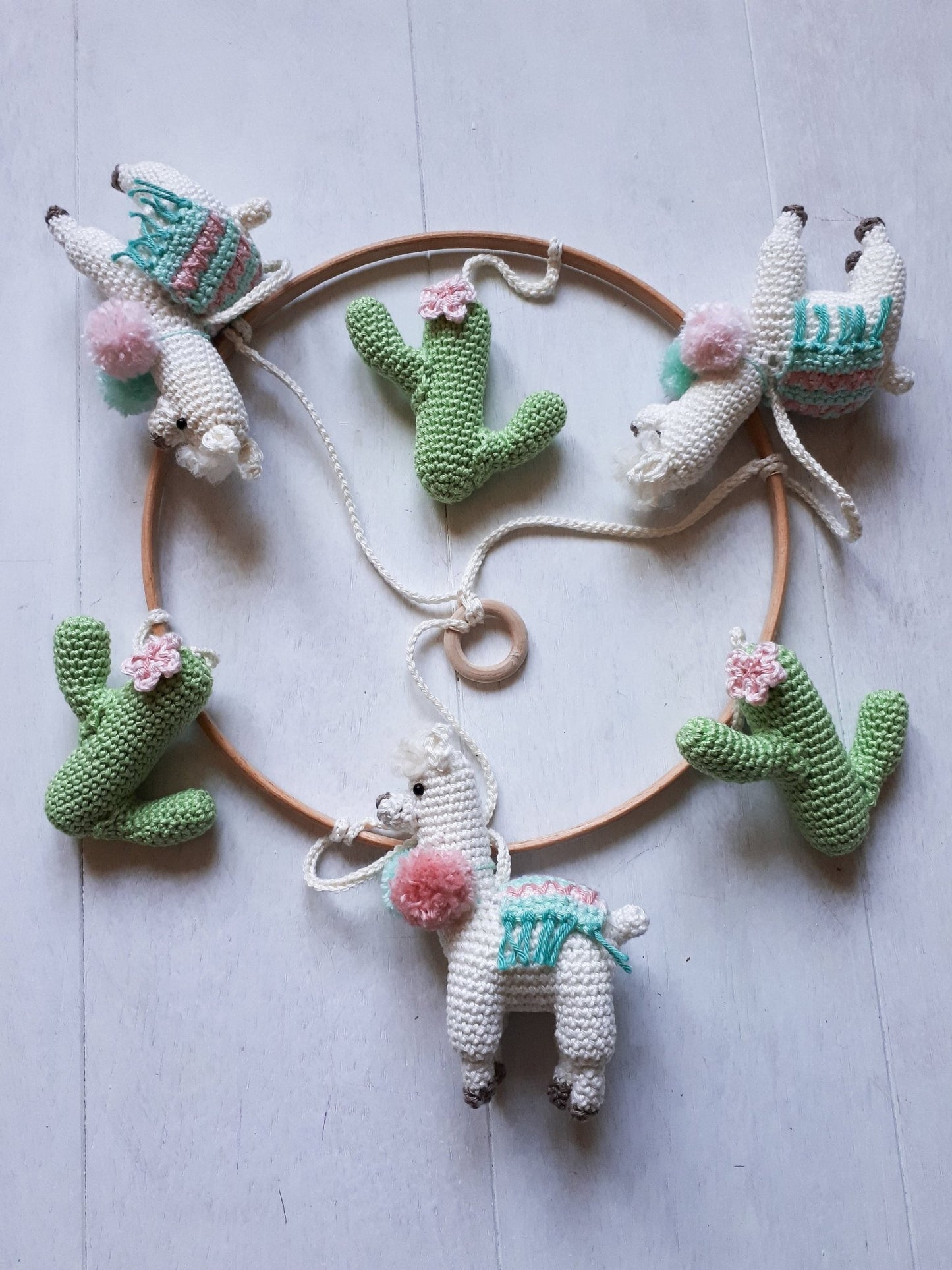 Llama and cactus baby mobile - Crochet on a tree