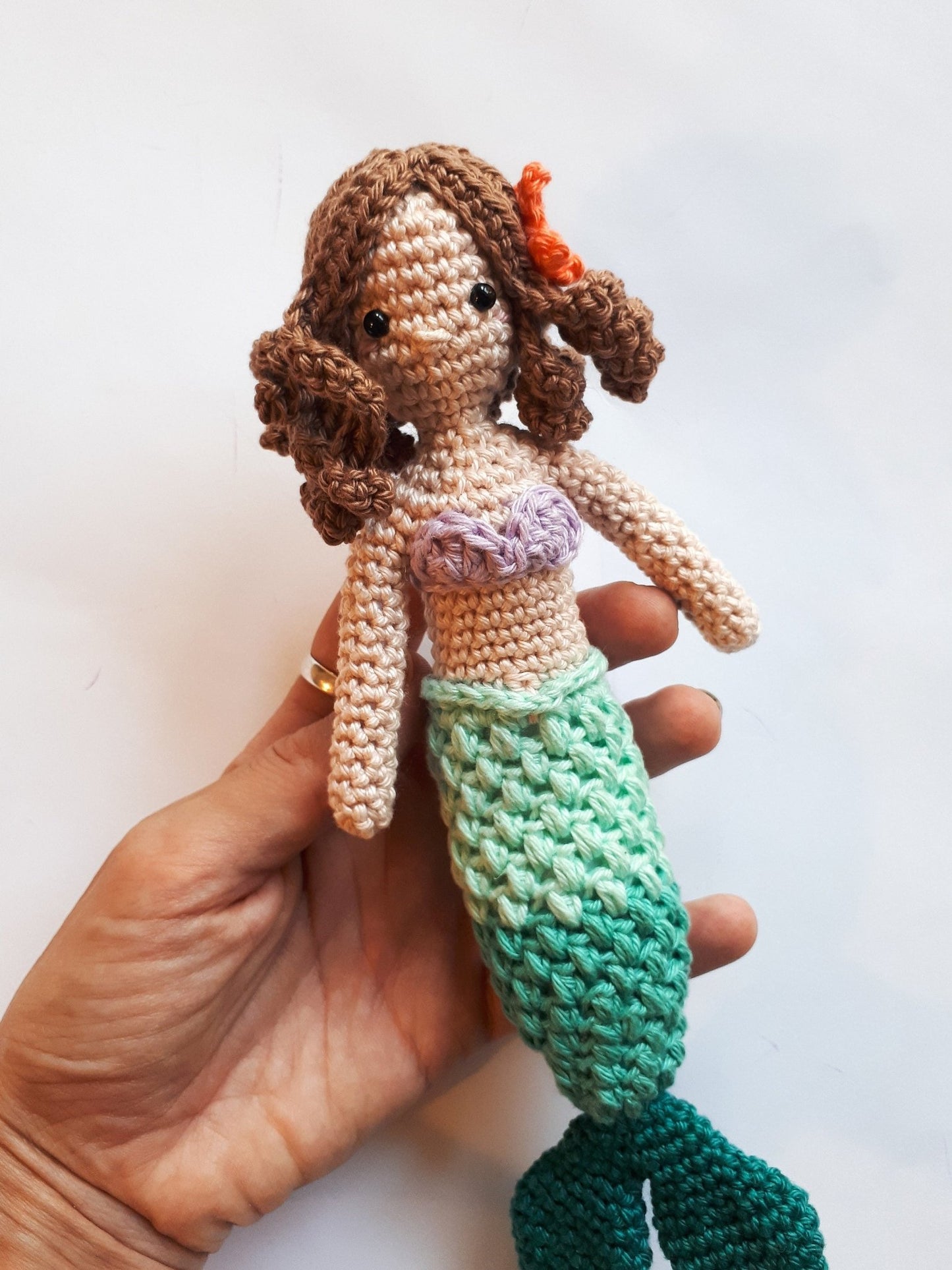 Mermaid amigurumi doll crochet pattern - Crochet on a tree