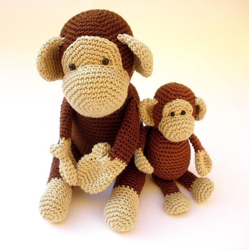 Monkey mom with baby stuffed animal plush toy - Crochet on a tree