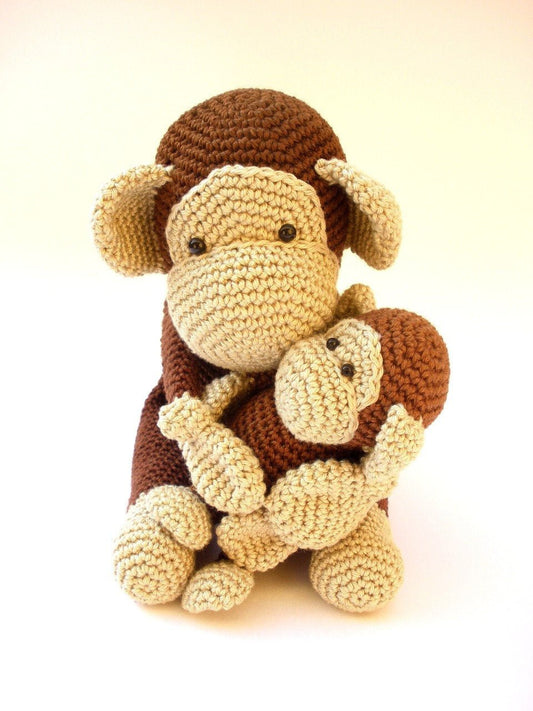 Monkey mom with baby stuffed animal plush toy - Crochet on a tree