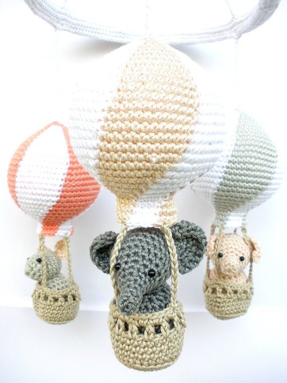 Peach hot air balloons baby mobile - Crochet on a tree