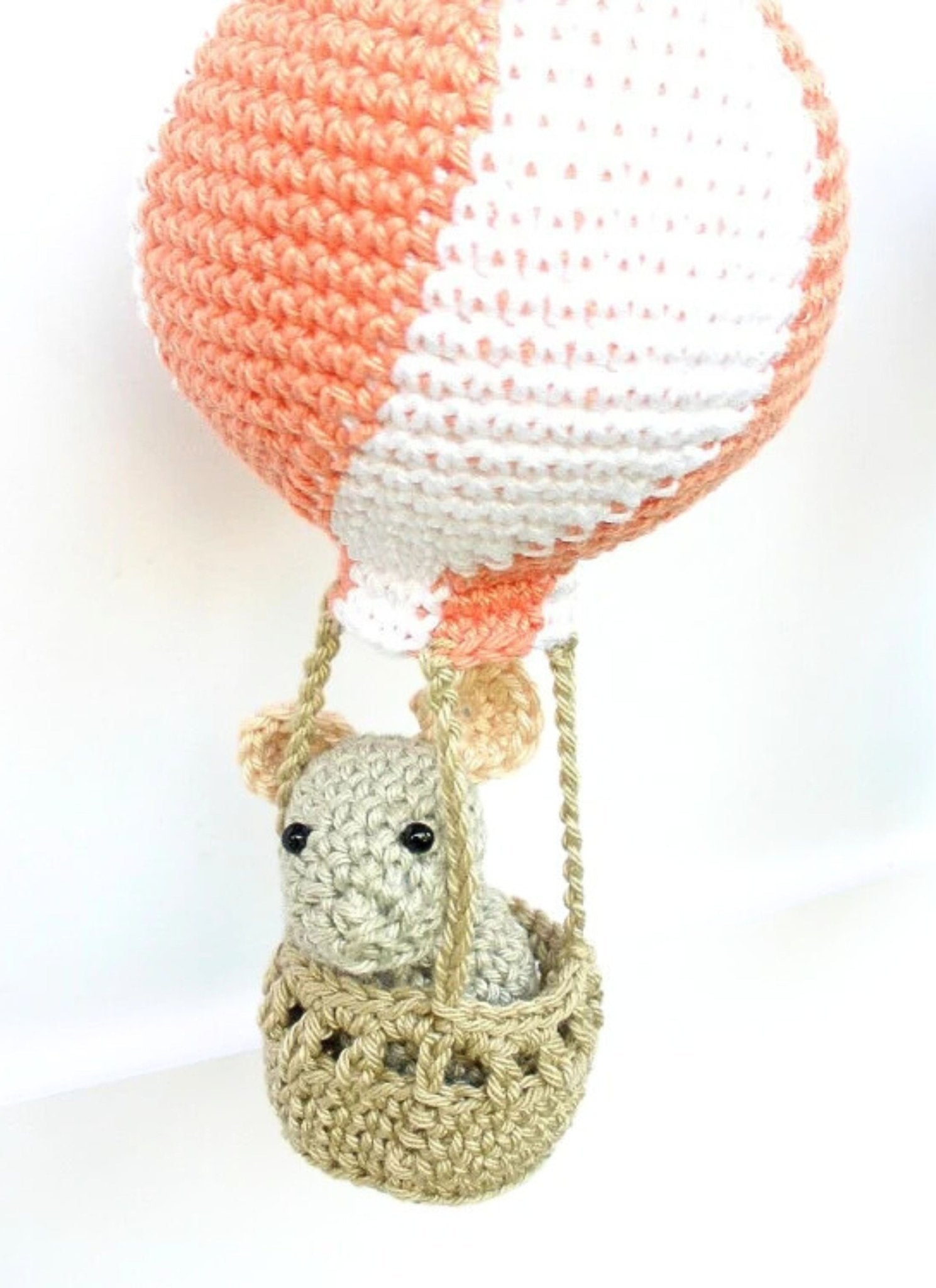 Peach hot air balloons baby mobile - Crochet on a tree