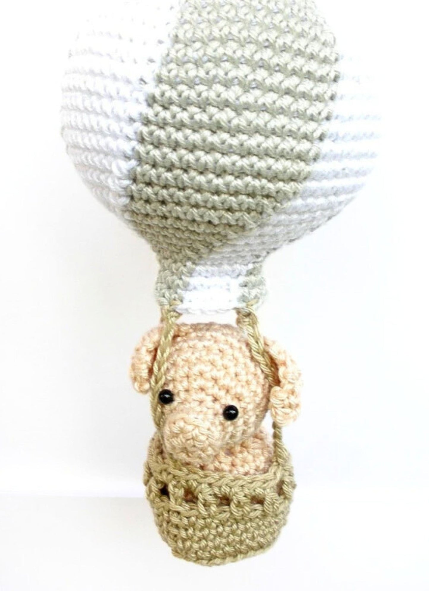 Peach hot air balloons baby mobile - Crochet on a tree