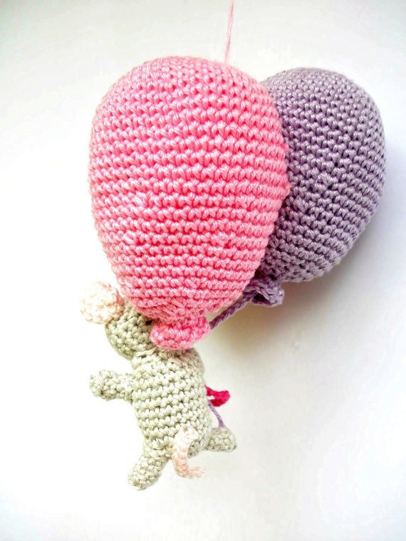 Pink balloon nursery decoration - Crochet on a tree