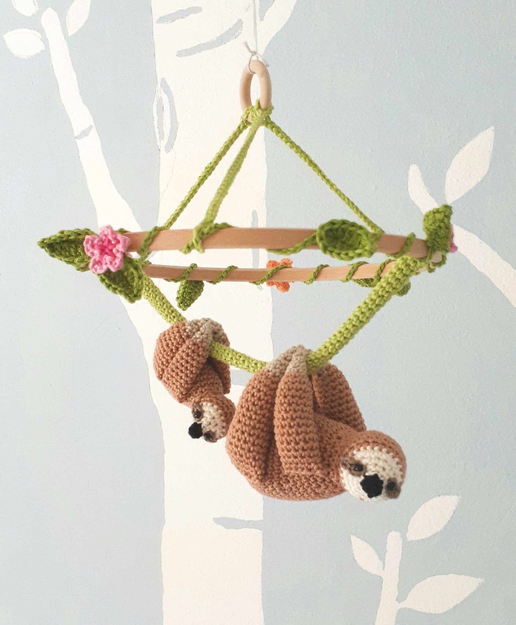 Sloth baby mobile with flowers, floral nursery decor - Crochet on a tree