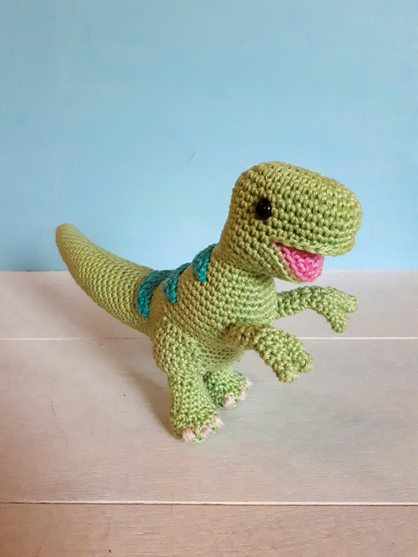 Theo the T - Rex crochet pattern - Crochet on a tree