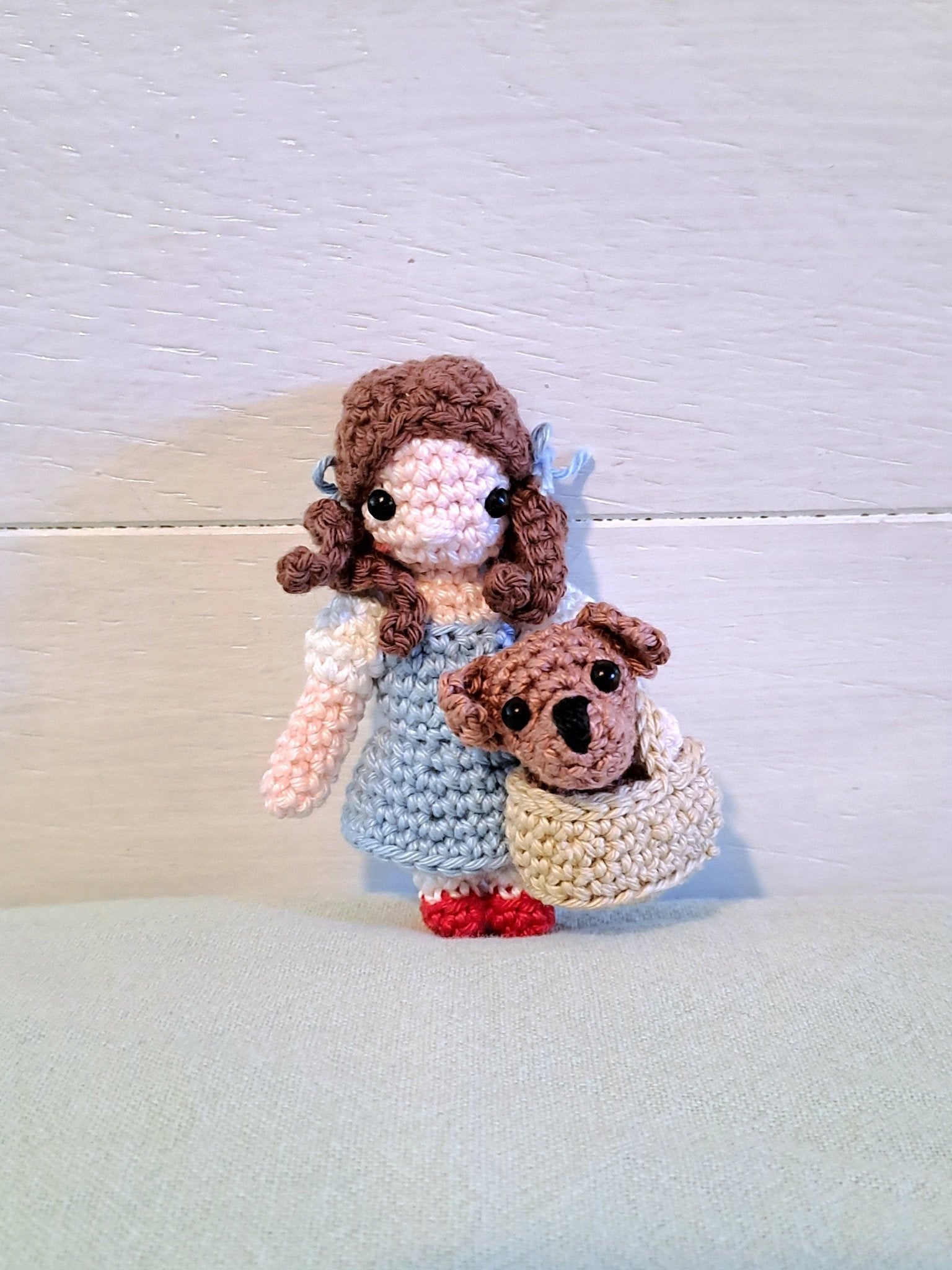 Wizard of Oz baby mobile crochet pattern, nursery mobile tutorial - Crochet on a tree